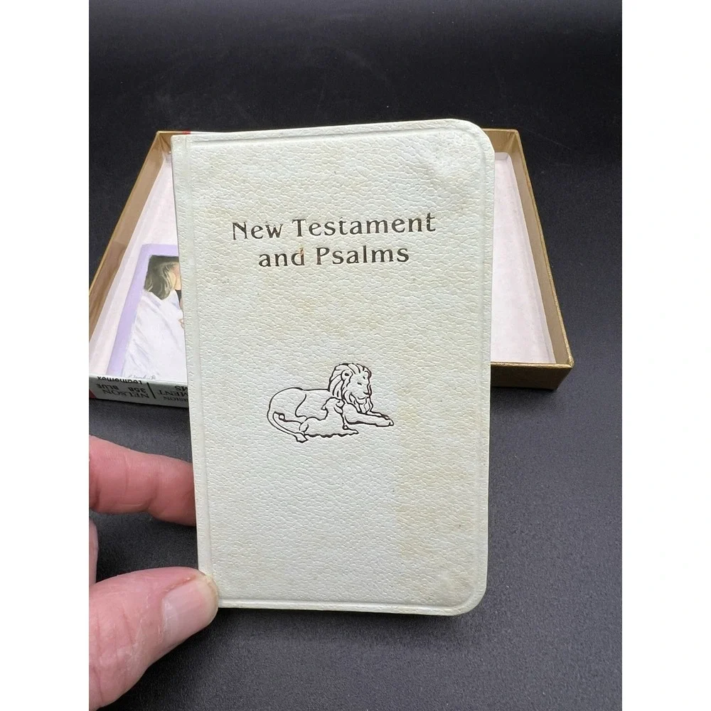 Holy Bible New Testament and Psalms KJV Thomas Nelson Pocket Size 35W Blue